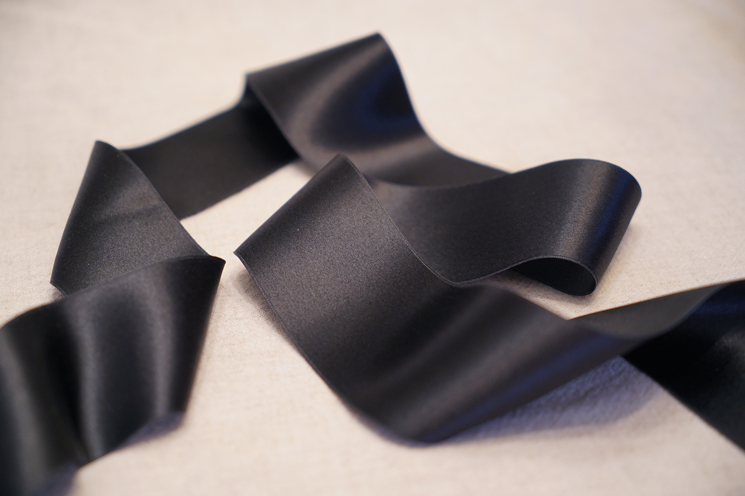 MEEDEE Black Silk Ribbon 2 Inch Silk Ribbon Black Pure Silk Hair Ribbon  Black Satin Silk Ribbon 5 Yards On Spool Black Ribbon for Crafts, Wedding